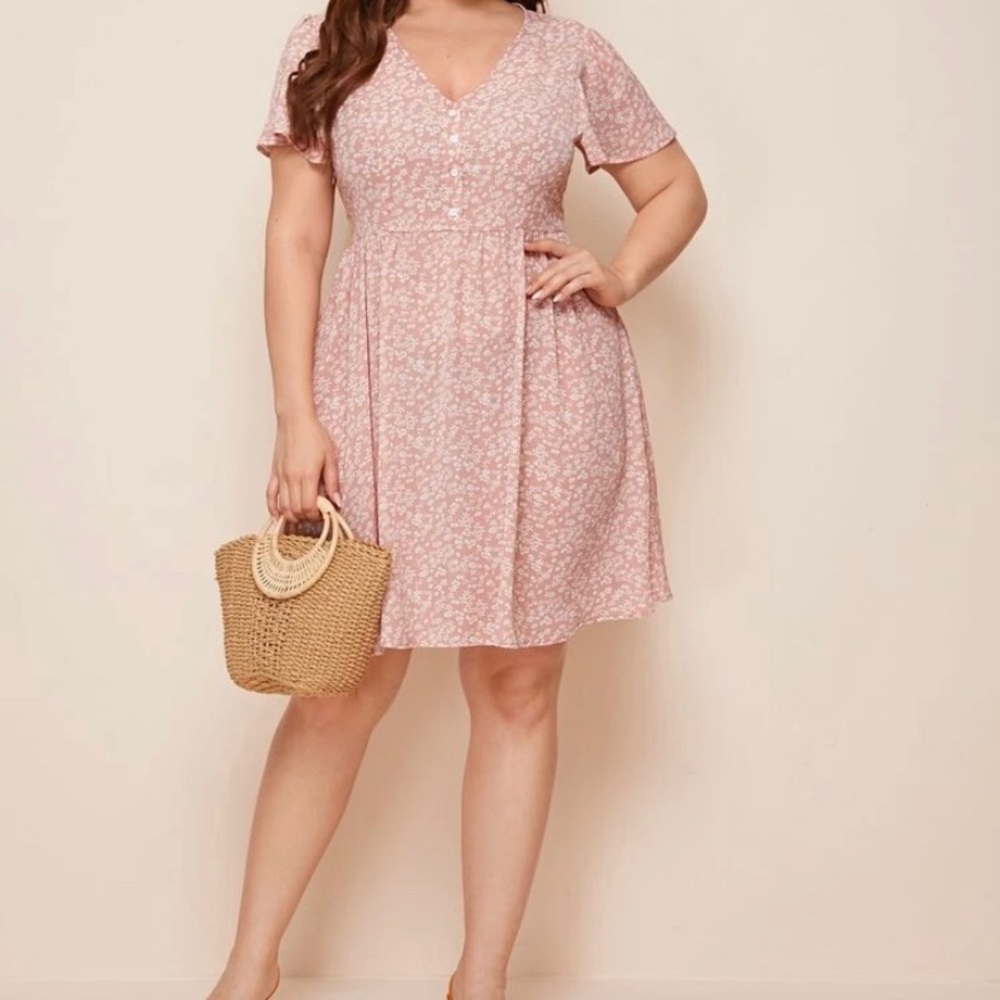 SHEIN PLUS Ditsy floral pint button front dress 👗